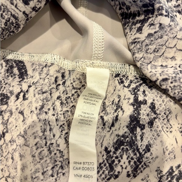 Alo Yoga High Waist Vapor Snakeskin Leggings EUC - Picture 7 of 8